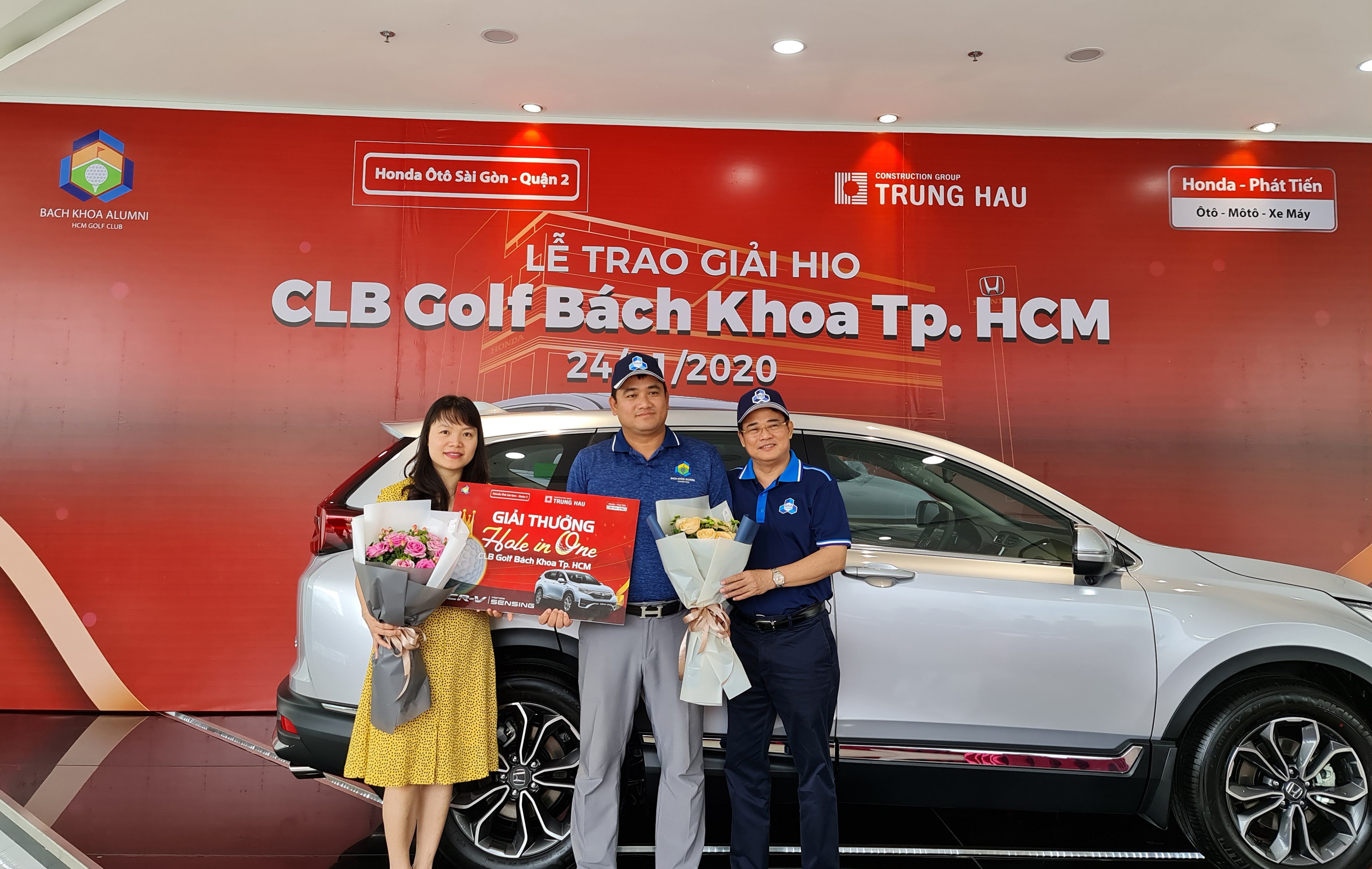 Honda Phat Tiến Phối Hợp Với Trung Hau Construction Group Trao O To Honda Crv Sensing Trị Gia 1 1 Tỷ đồng Cho Golfer đỗ Quang Huy Cafe Business