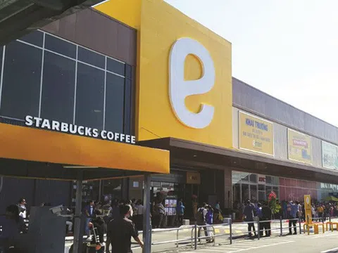 THACO bị hủy tư cách công ty đại chúng và có hướng đi mới đặt chân vào lĩnh vực bán lẻ khi mua lại siêu thị E-mart của Hàn Quốc