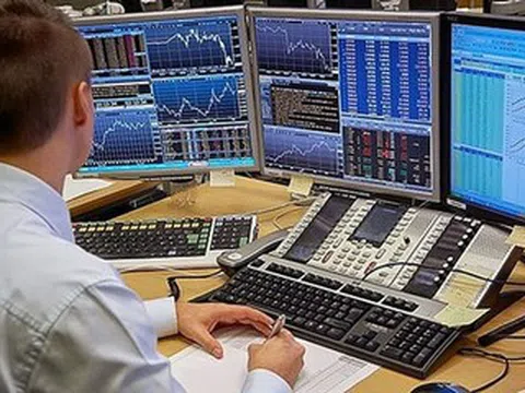 Phiên giao dịch ngày 2/3/2021: "Rùng mình" lúc 13h30, phiên "chợ" nghỉ sớm