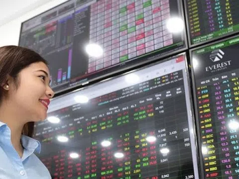 Giá cổ phiếu ngân hàng quay về giữa tháng 7
